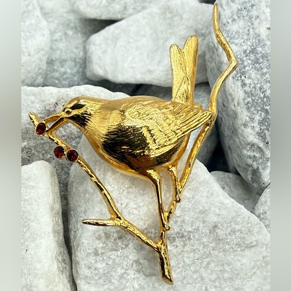 Vintage Joan Rivers Bird on Branch Brooch Gold Tone Ruby Red Rhinestone Berries - Picture 4 of 17